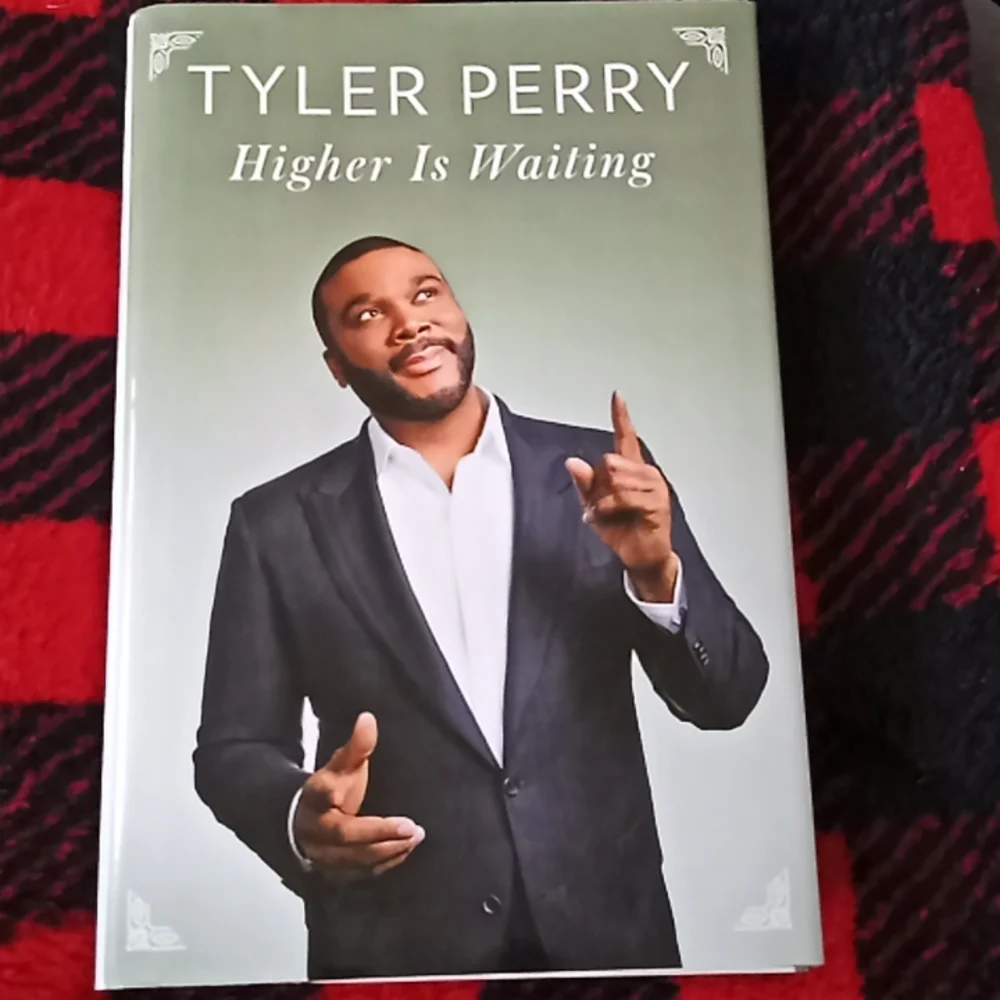 Tyler Perry's book - Picture 1 of 3
